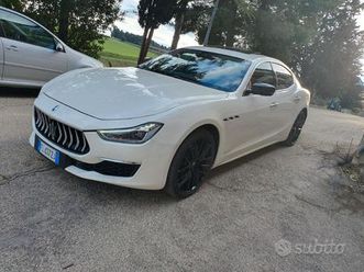 maserati ghibli sq4 granlusso 3.0 v6 430cv ferrari