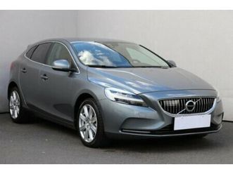 volvo v40, 2.0 d3ountry, hatchback, nafta