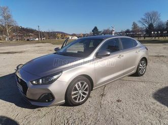 hyundai i30 fastback 1.0 t-gdi life