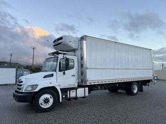 2019 hino 268 reefer box truck 26ft