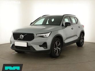 volvo xc40 b3, plus, automat, 1.maj, čr