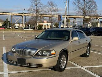 ◊ 2009 lincoln town car signature limited – low miles $7400 obo