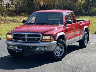 2004 dodge dakota slt low 70k miles 1own clean carfax non smoker