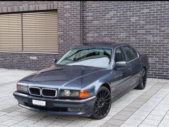 735i