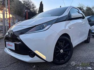 toyota aygo 1.0 vvt-i 69 cv 5 porte x-play *neopat