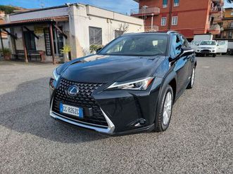 lexus ux 250 hybrid solo 16 mila km originali !