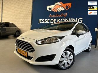 ford fiesta - 1.0 champion / bj.2013 / kleur: wit / 5 deurs / airco / stereo / nap met 128232 km.en apk