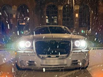 zum verkaufen chrysler 300c 3.5 tüv dec 2026