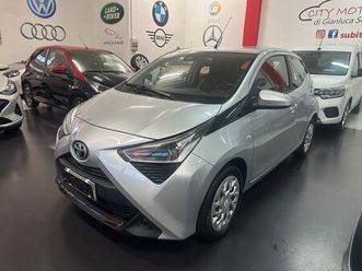 toyota aygo 1.0 vvt-i 72 cv 5 porte x-play