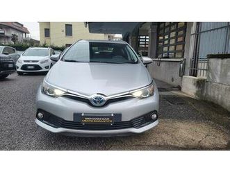 toyota auris 1.8 ibrido cambio automatico