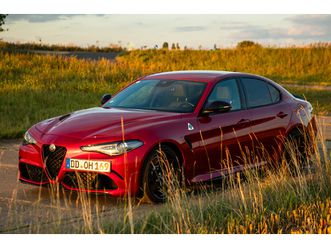 2022 alfa romeo giulia quadrifoglio