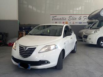 lancia ypsilon 1.2 elefantino rosa
