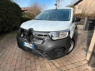 renault kangoo lunghezza 4,910 m larg.1,859 portata 692 kg