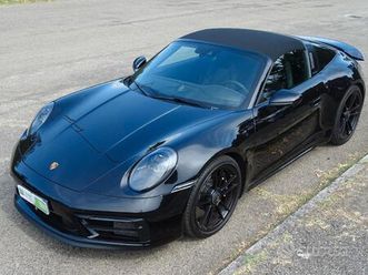 porsche 911 targa 4 gts – total black