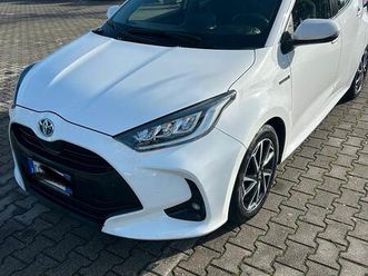 toyota yaris hybrid automatica vers. trend