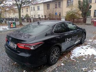 toyota camry executive +vip