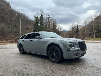 cheysler 300 c. valuto anche permute