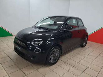 500e 3+1 42 kwh icon