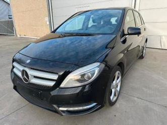 ② climatiseur de voiture en cuir mercedes-benz b180 navi — mercedes-benz — 2ememain