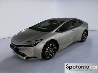 toyota prius plug-in hybrid lounge