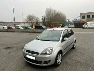 ② ford fiesta 1.4i benzine automaat gekeurd met carpass — ford — 2ememain