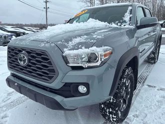 toyota tacoma * 4x4 double cab sb * distronic* keyless* подгреви