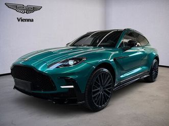 aston martin dbx s | podium green | pano | ahk | 23''