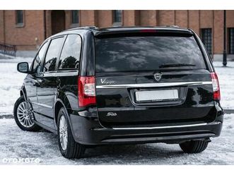 lancia voyager 3.6 platinum