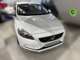 volvo v40 2.0 d3 momentum auto 110 kw (150 cv)