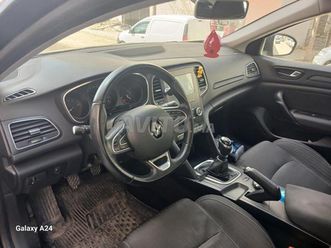 renault megane sedane diesel manuelle 2020