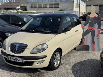 lancia ypsilon 1.4 16v b-colore