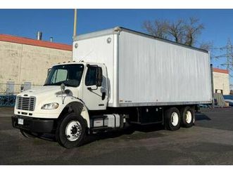 freightliner m2 106 - tandem- only 179km