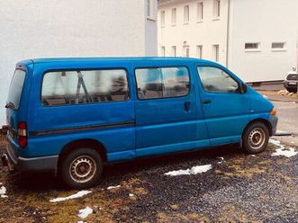 toyota hiace 8sitzer lang