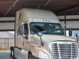 freightliner cascadia high loof *low miles*