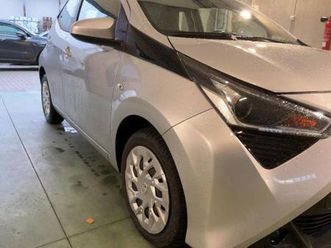 aygo aygo 5p 1.0 x-play 72cv