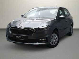 skoda fabia 1.0 tsi essence led shz klima bluetooth