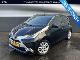 toyota aygo - 1.0 vvt-i x-joy nieuw geleverd incl: climate control, parkeerhulp camera, navigatie, lm ve