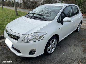 toyota auris 1.8 hybride 136ch executive