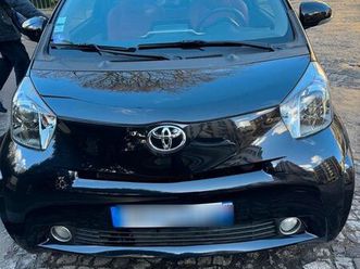 toyota iq 2013 100cv noir métallisé cuir rouge