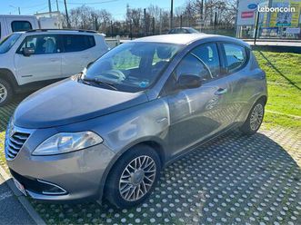 voiture lancia ypsilon 1.2 69ch s&s platinum