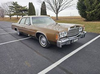 1977 chrysler newport sedan