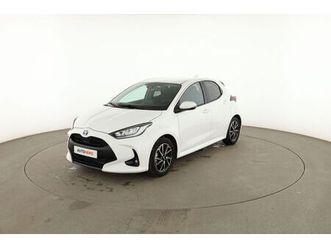 toyota yaris 1.5 hybrid design