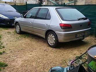voiture a vendre 1800 à débattre