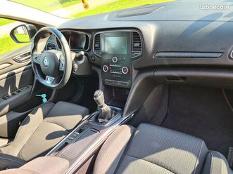 vend véhicule megan limited