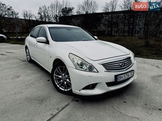 infiniti g25 2010