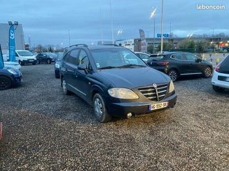ssangyong rodius 7 place très bon état