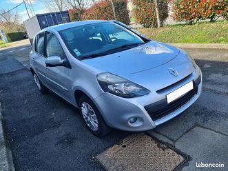 renault clio 1.2 75 cv 5490e carnet et facture ok