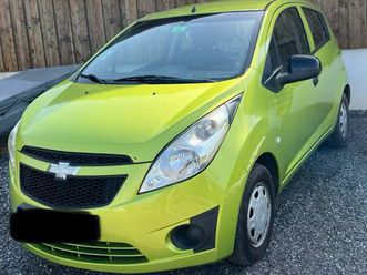 petite voiture spark