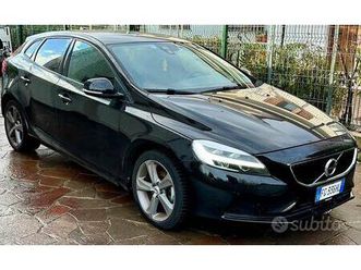 volvo v40 2.0 d2 r-design kinetic