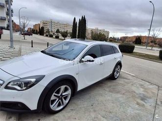 opel insignia st 2.0 cdti bit. 4x4 country tourer auto